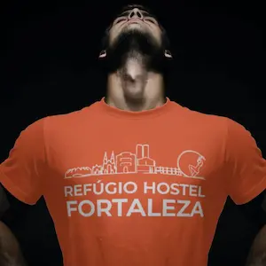 Camisa laranja do Refugio Hostel Fortaleza e Pousada - 0006